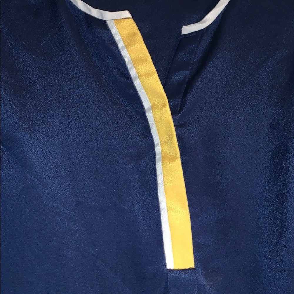 Blouse - Picture 2 of 3